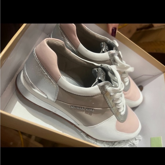 New Michael Kors ALLIE WRAP TRAINER METALLIC LEATHER sneaker size 10 new in box - Picture 7 of 12